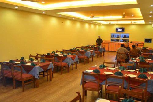 Hotel The White Lotus View Pvt Ltd Siddharthanagar Exterior photo