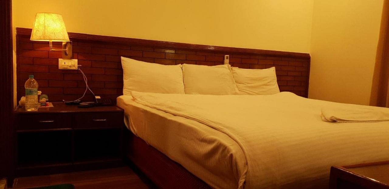 Hotel The White Lotus View Pvt Ltd Siddharthanagar Exterior photo