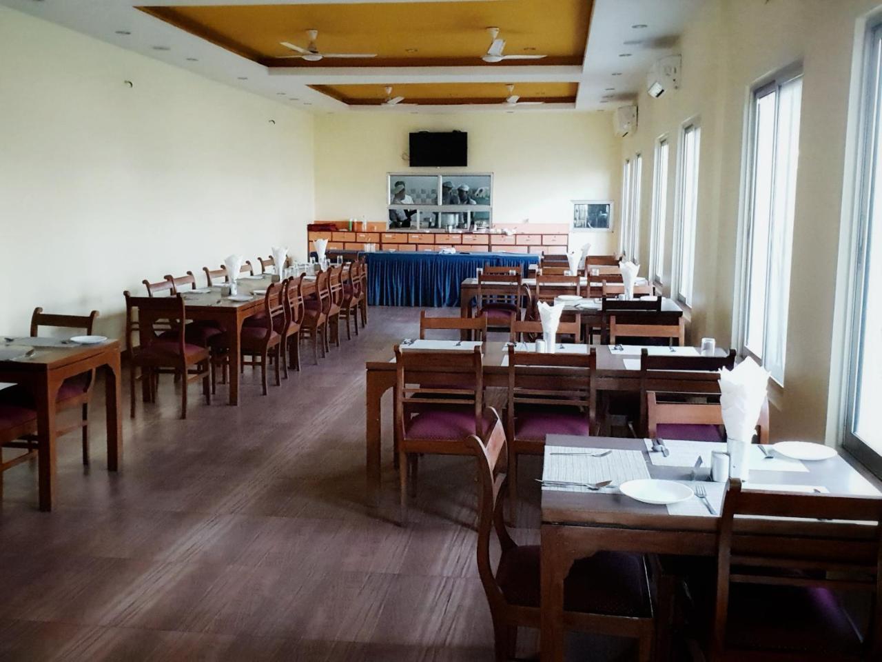 Hotel The White Lotus View Pvt Ltd Siddharthanagar Exterior photo